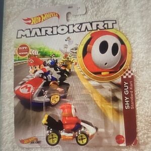 Hot Wheels Mario Kart Shy Guy Vehicle - Red and White